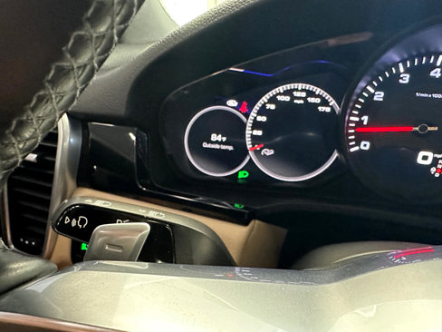 Used 2019 Porsche Cayenne image 37