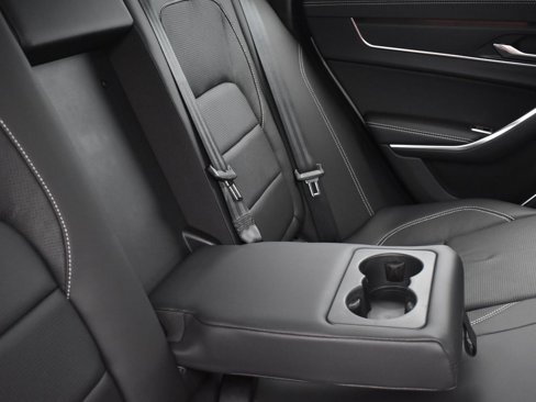 Used 2024 Jaguar XF R-Dynamic SE image 13