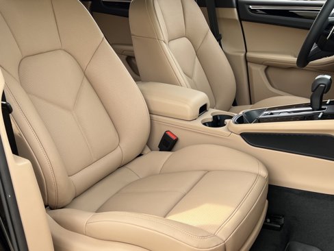 New 2026 Porsche Macan image 16