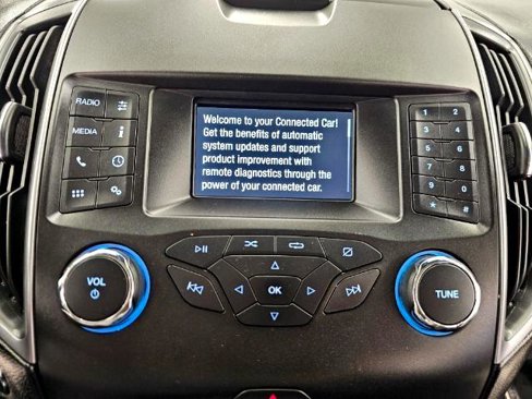 Used 2019 Ford Edge SE image 16