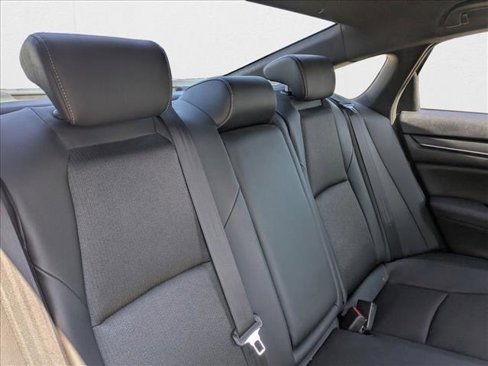 Used 2019 Honda Accord Sport image 18