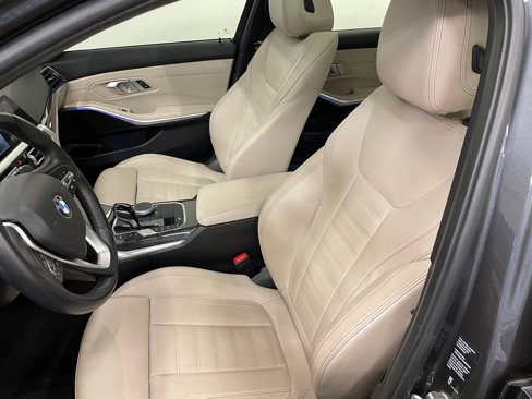 Used 2022 BMW 330i xDrive Sedan w/ Premium Package image 7