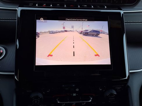 New 2025 Jeep Grand Cherokee Altitude image 10