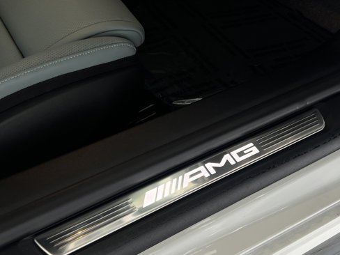 Used 2024 Mercedes-Benz AMG GT 63 image 19