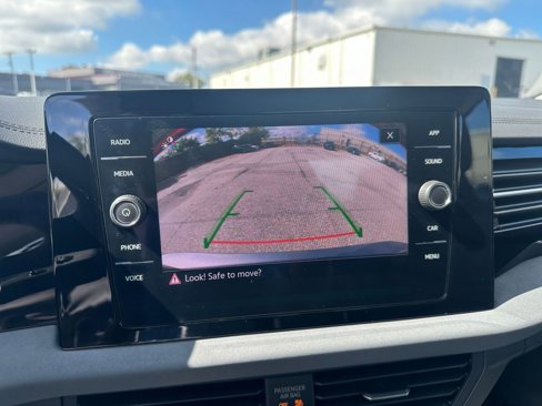 Used 2025 Volkswagen Jetta SE image 17