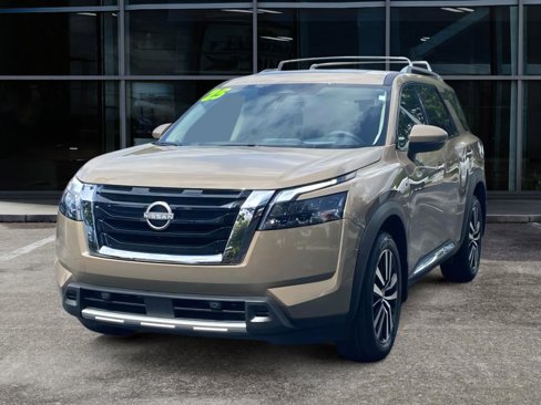 New 2025 Nissan Pathfinder Platinum w/ Cargo Package image 3