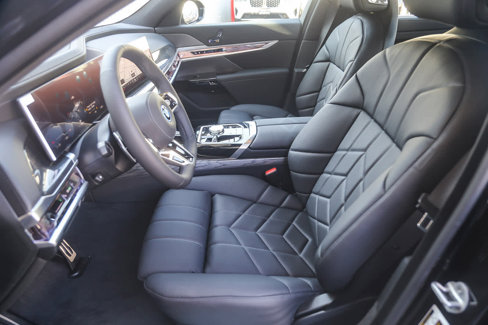 New 2026 BMW i7 xDrive60 w/ Premium Package image 14