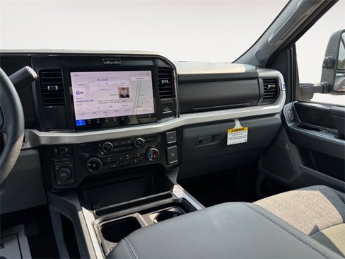 New 2025 Ford F350 XLT w/ Black Appearance Package image 11