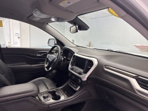 Used 2023 GMC Acadia SLT image 10