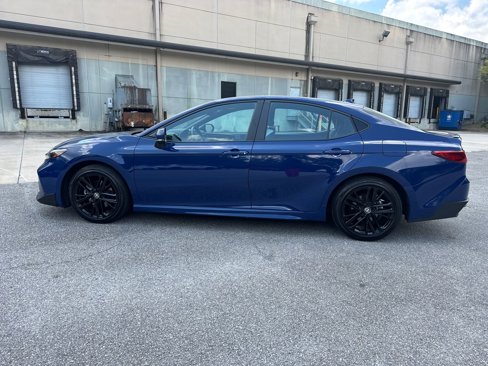Used 2025 Toyota Camry SE image 8
