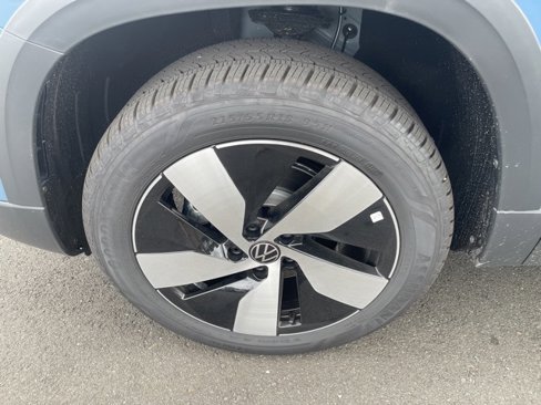 New 2025 Volkswagen Taos S image 11