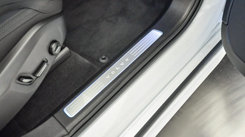 Certified 2025 Volvo XC90 T8 Plus w/ Protection Package Premier image 19