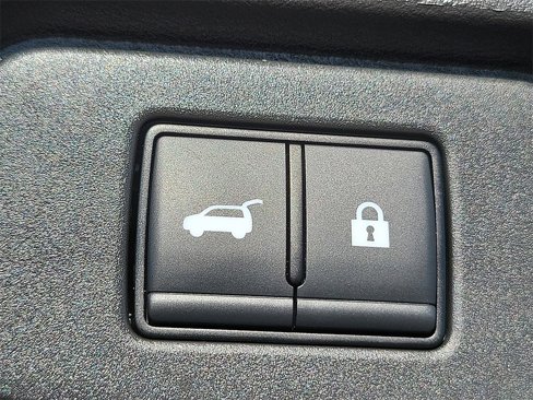 Certified 2025 Nissan Rogue SV image 23