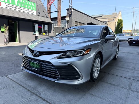 Used 2022 Toyota Camry LE image 1
