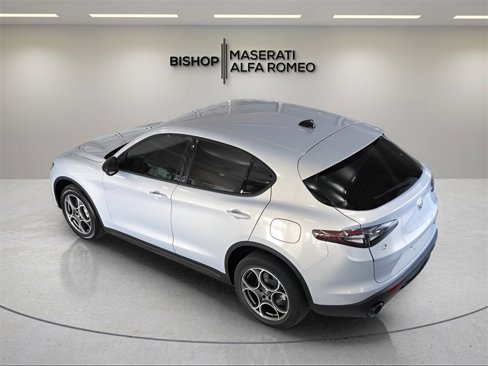 New 2025 Alfa Romeo Stelvio Sprint image 17