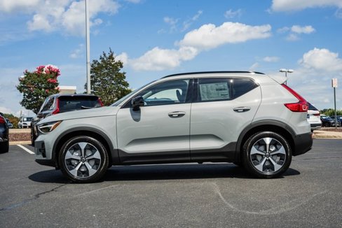 New 2026 Volvo XC40 B5 Plus w/ Protection Package Premier image 3