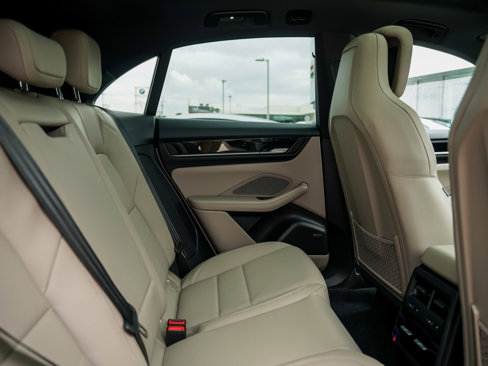New 2025 Porsche Macan 4S Electric image 30