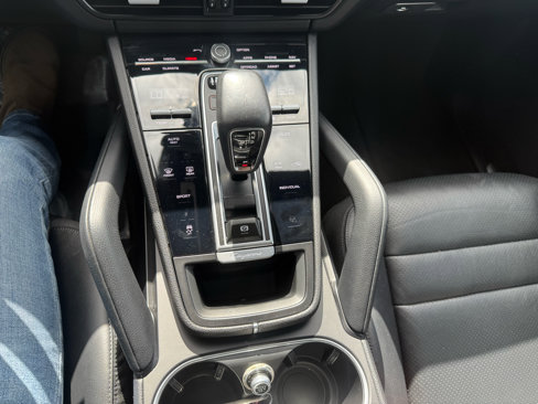 Used 2023 Porsche Cayenne image 19