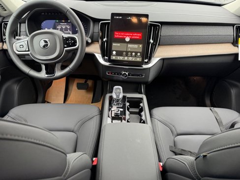 New 2026 Volvo XC90 B6 Plus w/ Protection Package Premier image 7