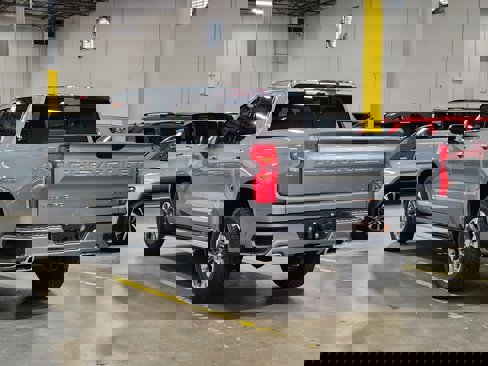 Used 2025 Chevrolet Silverado 1500 High Country w/ Technology Package image 12