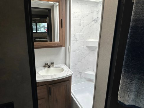 Used 2019 Ford E-450 and Econoline 450 Super Duty w/ Motorhome Prep Package image 40