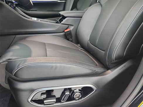 New 2025 Jeep Grand Cherokee Overland w/ Luxury Tech Group IV image 20