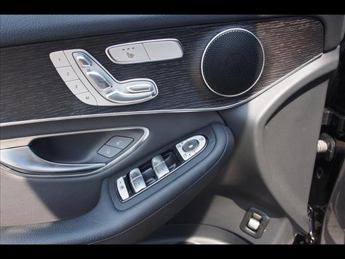 Used 2021 Mercedes-Benz GLC 300 4MATIC image 21