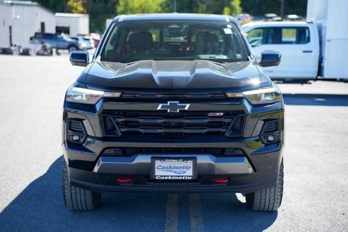 Used 2024 Chevrolet Colorado Z71 image 2