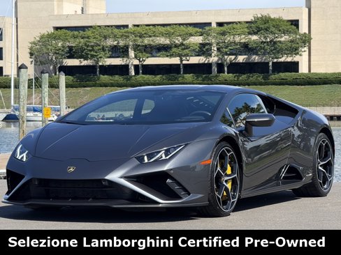 Used 2021 Lamborghini Huracan EVO image 1