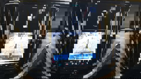 New 2025 Volvo XC60 T8 Core w/ Climate Package image 18