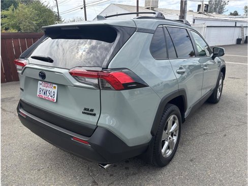 Used 2021 Toyota RAV4 XLE Premium image 6