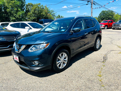 Used 2016 Nissan Rogue SV image 2