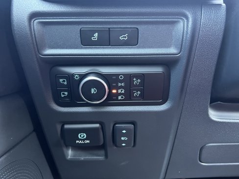 Used 2024 Ford Expedition Platinum image 13