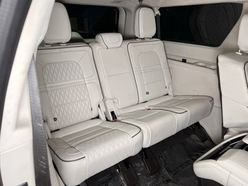 Used 2024 Lincoln Navigator L Black Label image 13
