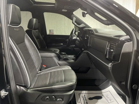 Used 2025 GMC Sierra 2500 AT4X image 29