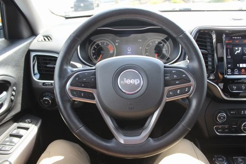 Used 2021 Jeep Cherokee Limited image 12