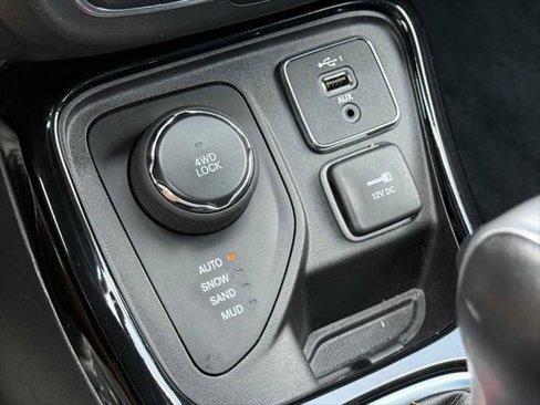 Certified 2019 Jeep Compass Limited w/ Safety & Security Group image 28
