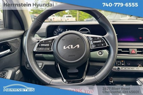 Used 2024 Kia Seltos SX w/ SX Sunroof Package image 8