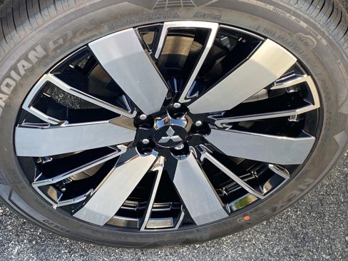 New 2025 Mitsubishi Outlander SE image 6