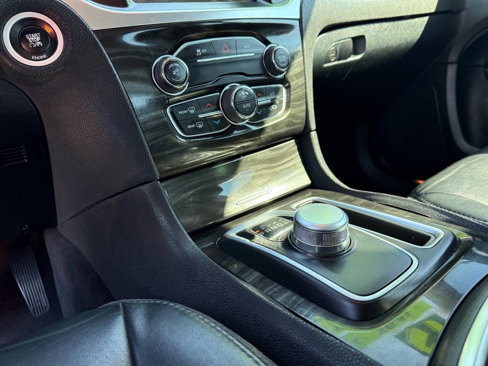 Used 2015 Chrysler 300 Limited image 21