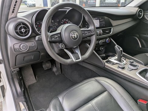Used 2021 Alfa Romeo Giulia Ti image 8