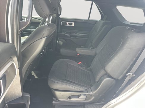 Used 2020 Ford Explorer XLT image 18