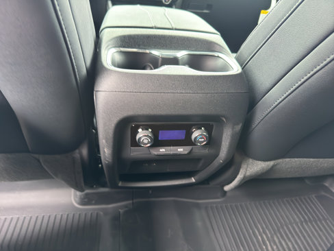 New 2026 Chevrolet Traverse LT image 25