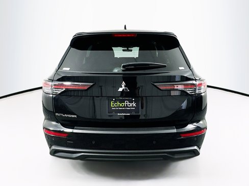 Used 2025 Mitsubishi Outlander ES image 7