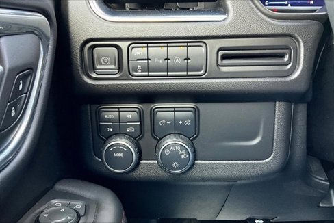 Used 2023 Chevrolet Suburban RST image 16