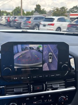 Used 2025 Nissan Pathfinder Platinum image 40