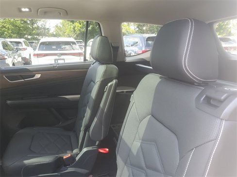 New 2026 Volkswagen Atlas SE image 9