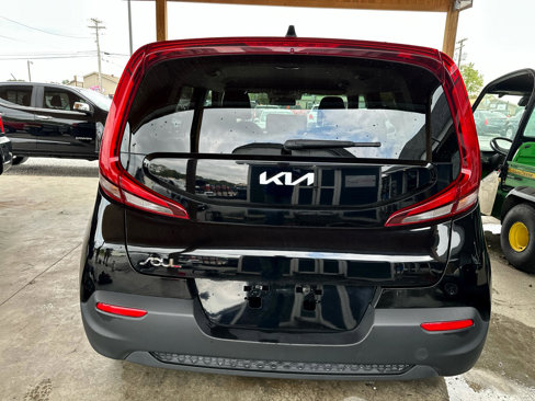 Used 2022 Kia Soul LX image 9