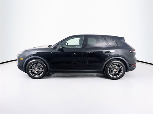 Used 2025 Porsche Cayenne image 2