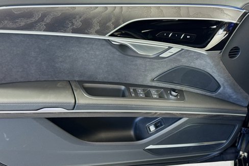 New 2025 Audi A8 L 3.0T image 16